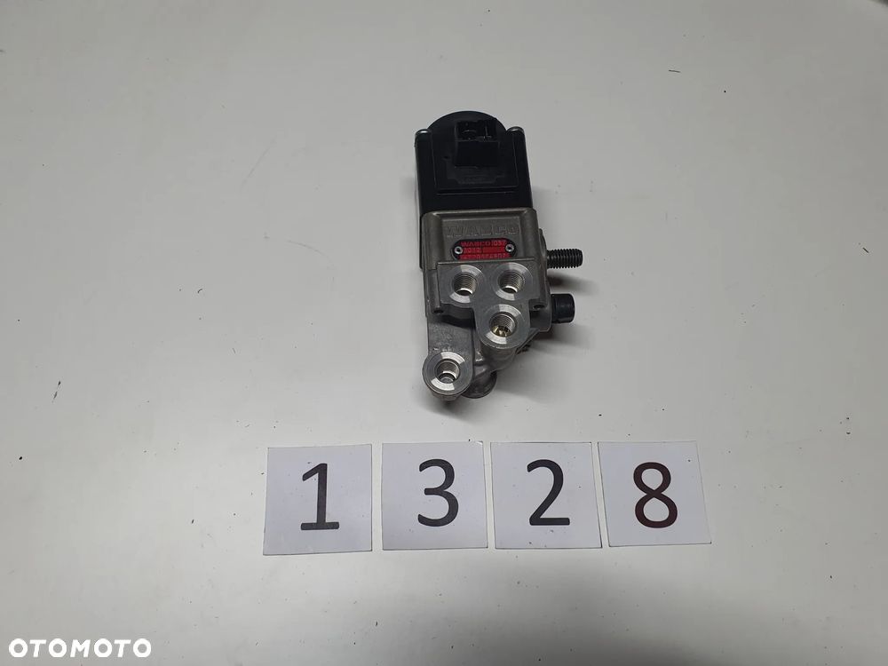 Zawór magnetyczny Wabco 4720174807 - 1