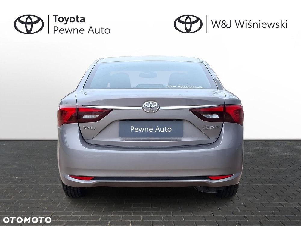 Toyota Avensis 1.6 Active - 6