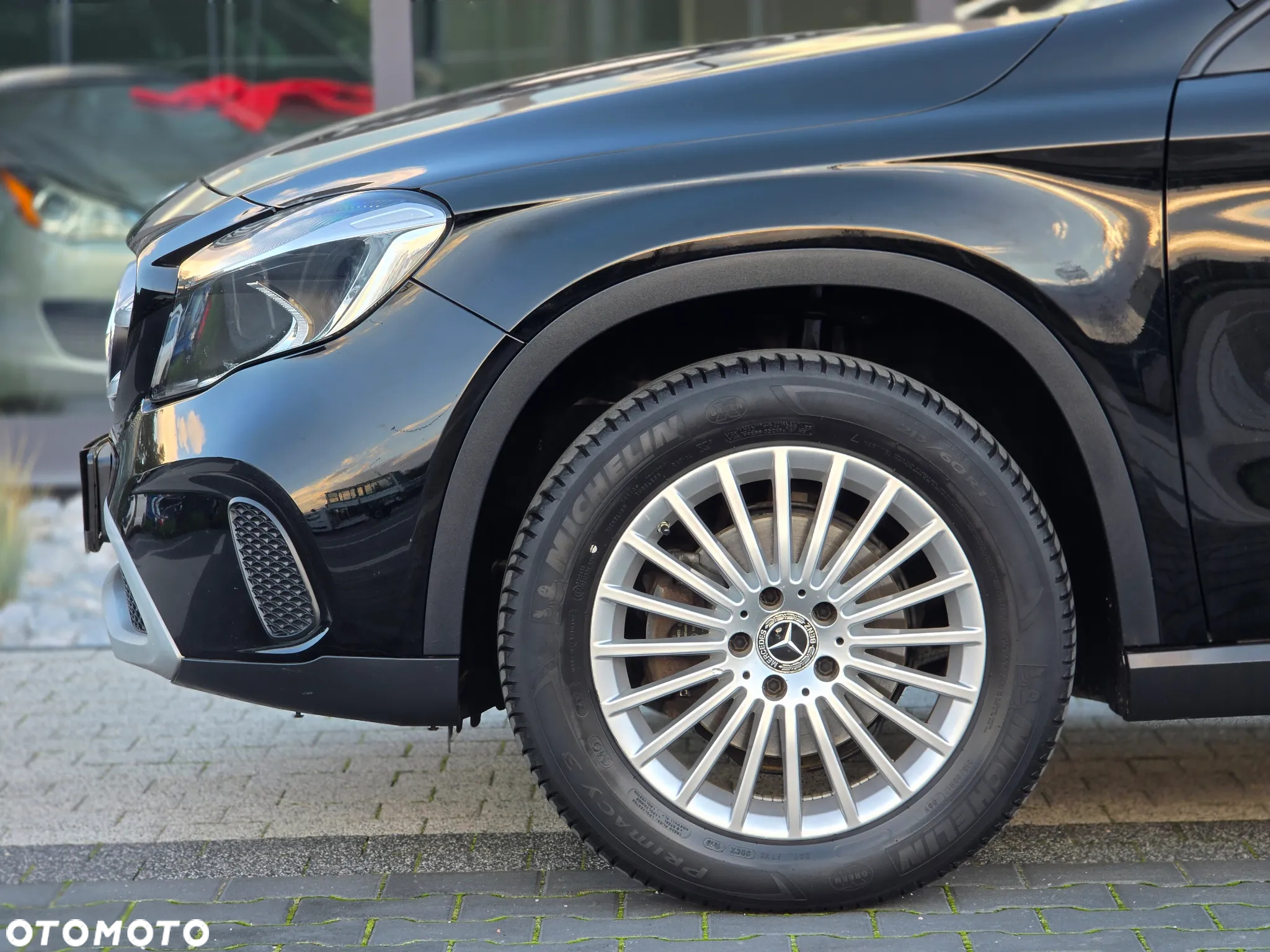 Mercedes-Benz GLA 180 7G-DCT Style - 28