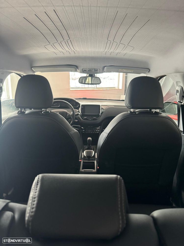 Peugeot 2008 PureTech 82 Allure - 17