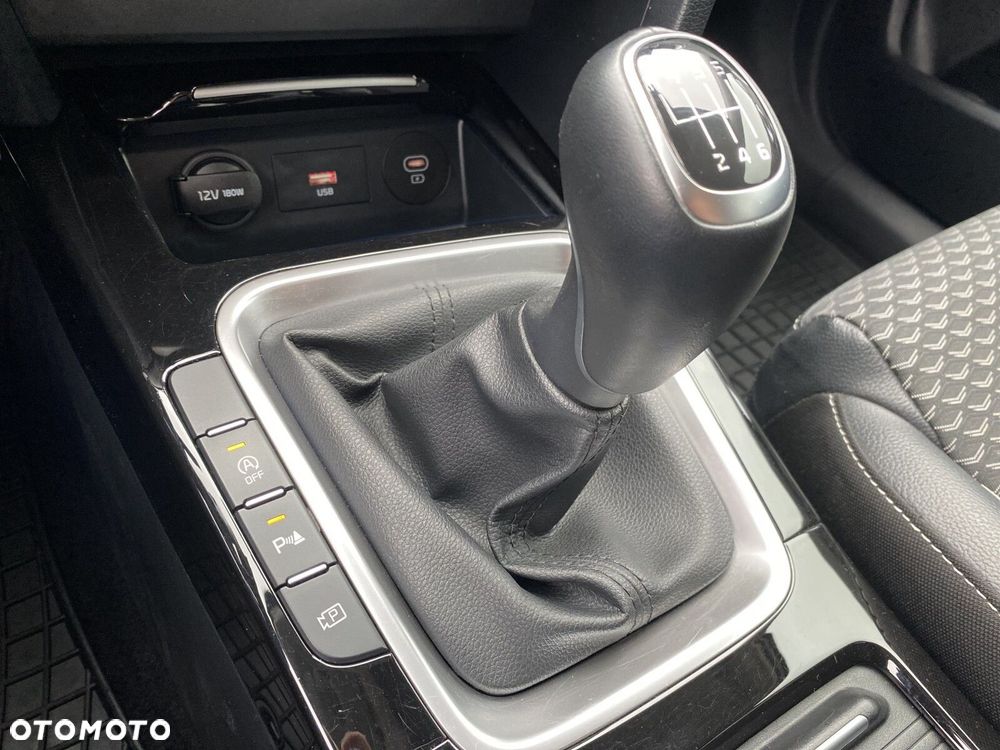 Kia Ceed - 24
