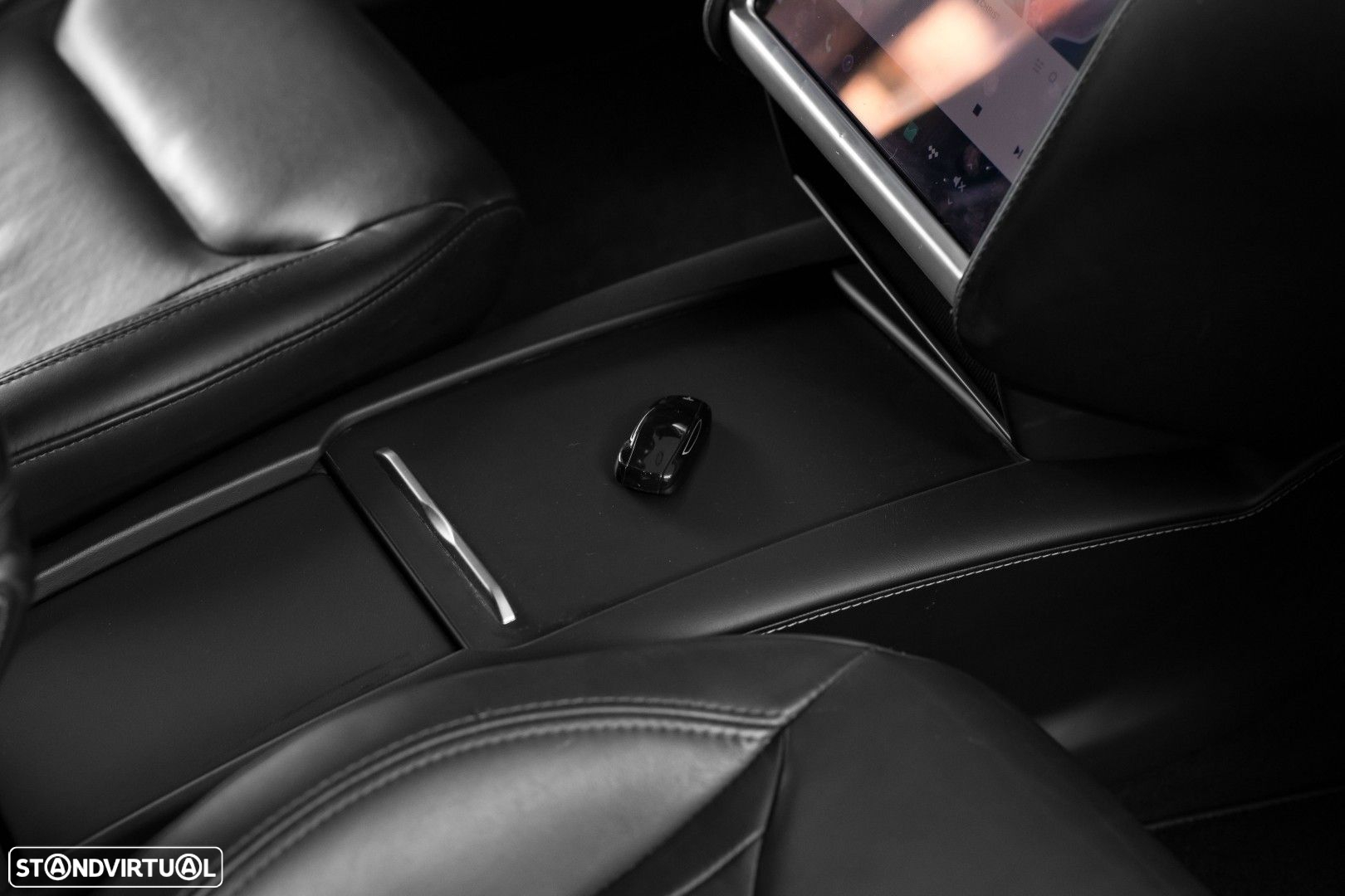 Tesla Model S 90D - 28