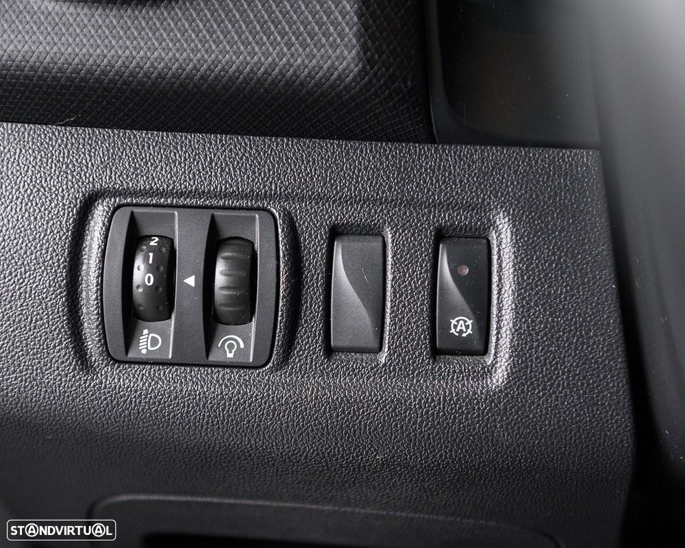 Renault Clio 0.9 TCe Limited - 33