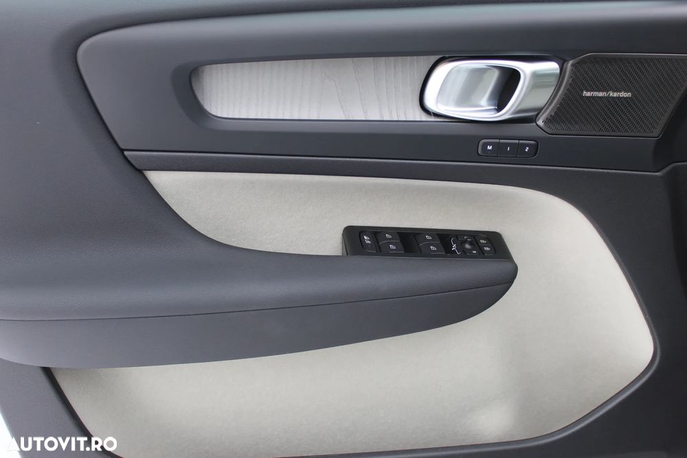 Volvo XC 40 B4 AT FWD MHEV Ultimate Dark - 9