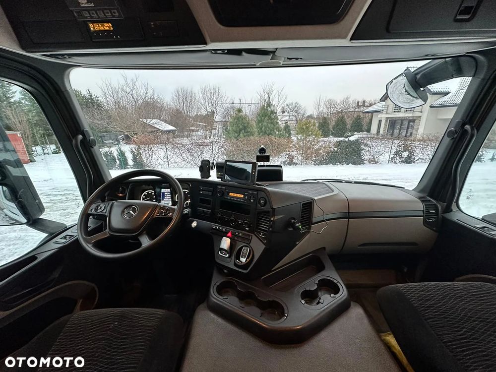 Mercedes-Benz Actros - 12