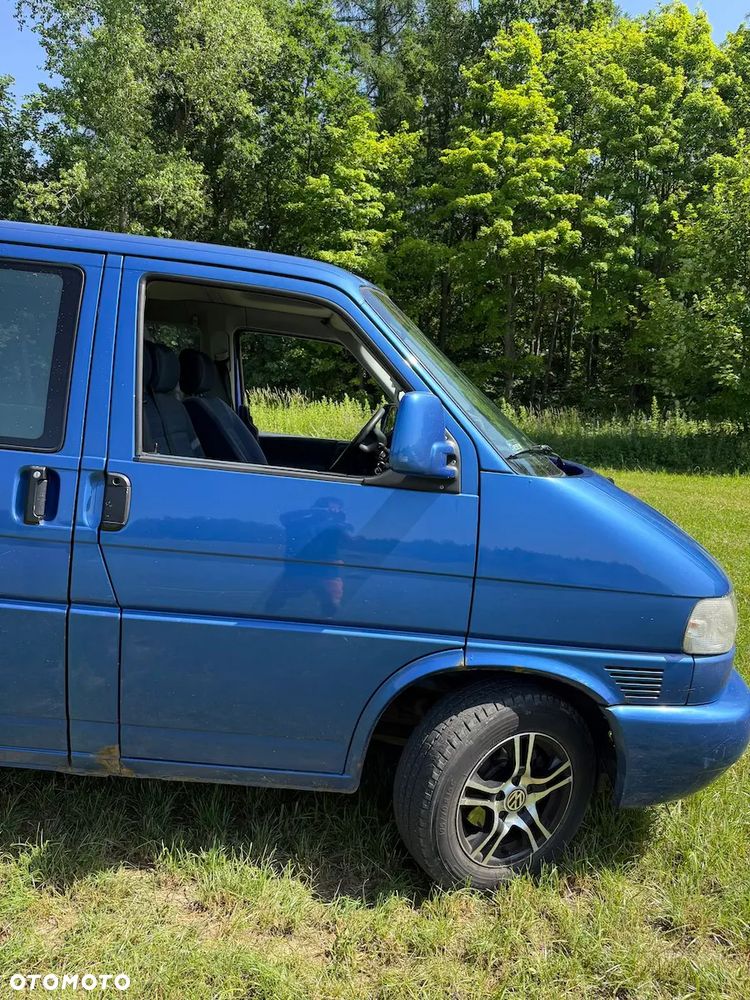Volkswagen Caravelle - 14