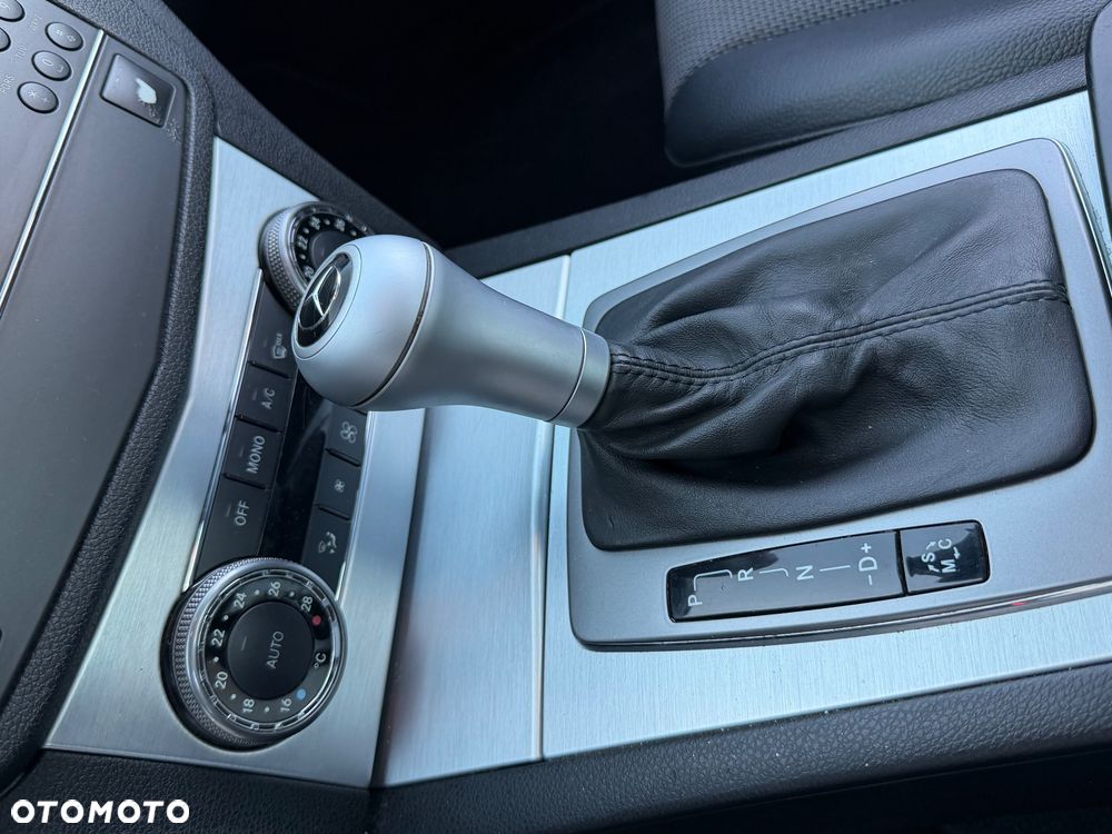 Mercedes-Benz Klasa C 320 CDI DPF 7G-TRONIC Avantgarde - 17