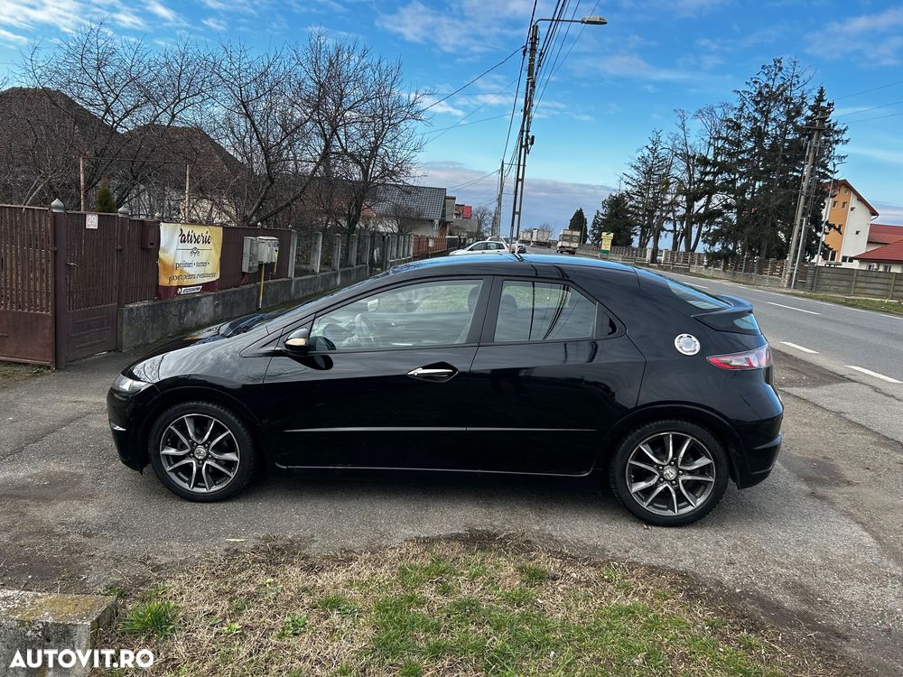 Honda Civic 1.8 SOHC i-VTEC MT GT - 8