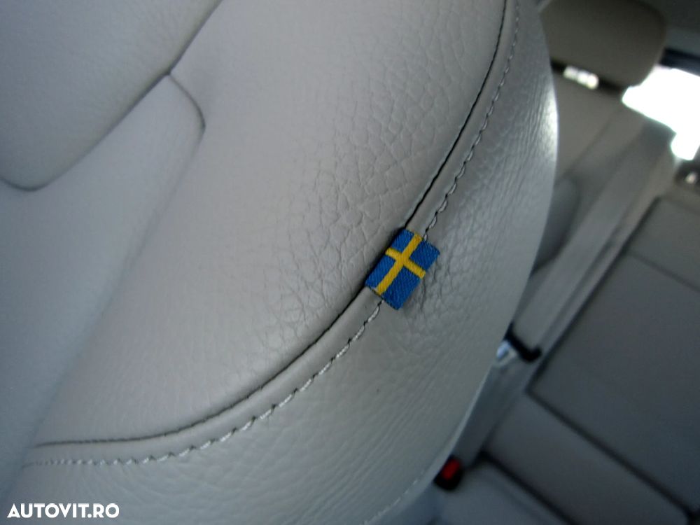 Volvo XC 60 D4 Geartronic Momentum - 34