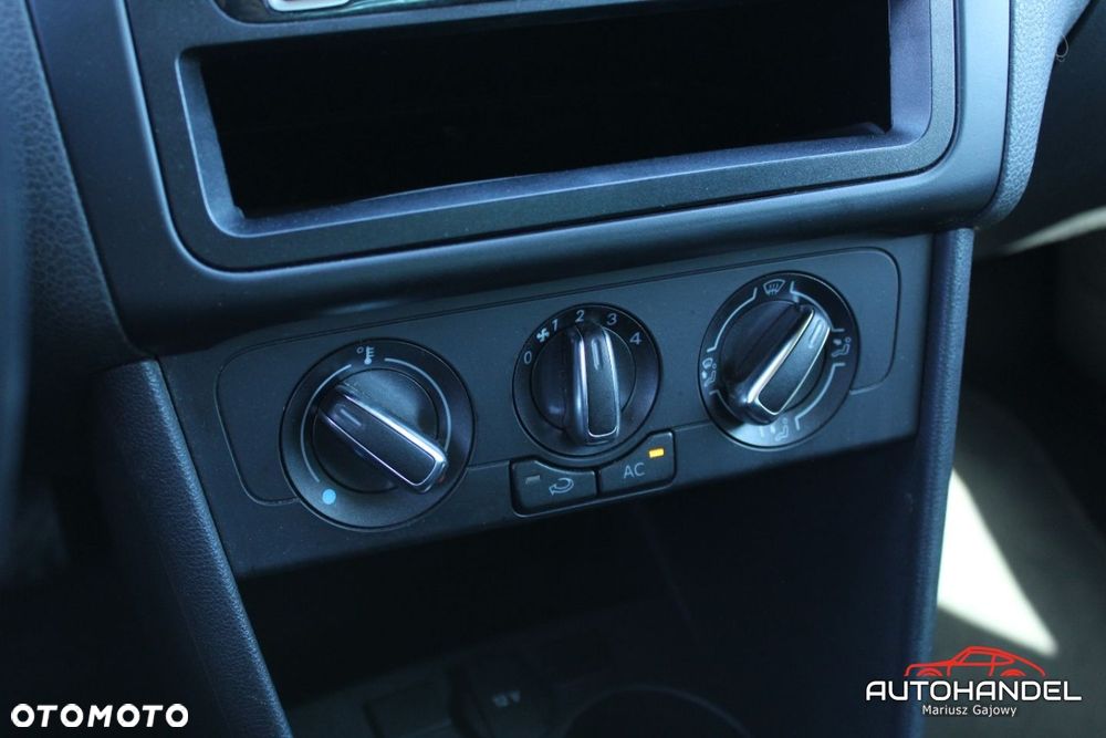 Volkswagen Polo - 16