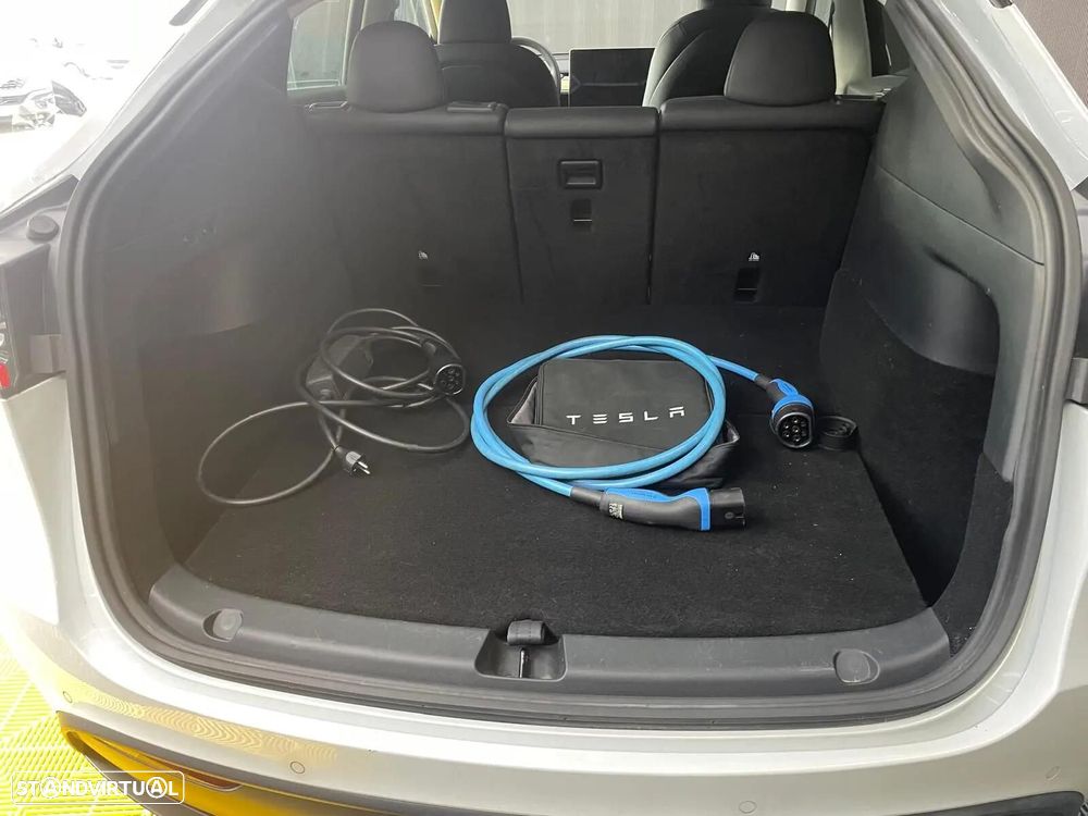 Tesla Model Y Long-Range RWD - 13