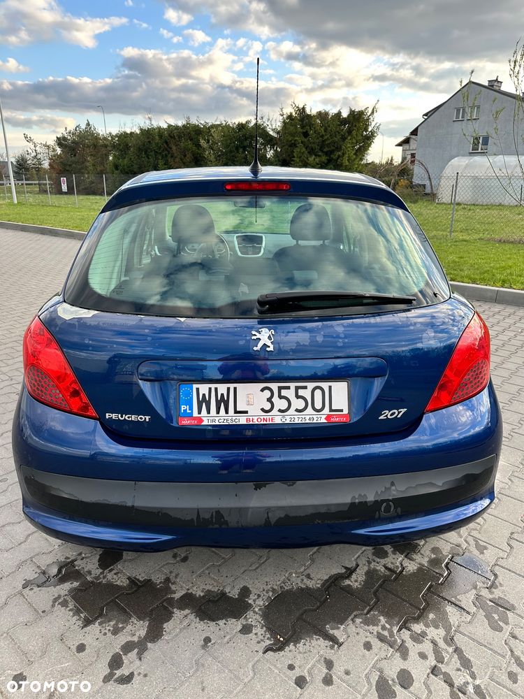 Peugeot 207 1.4 - 9
