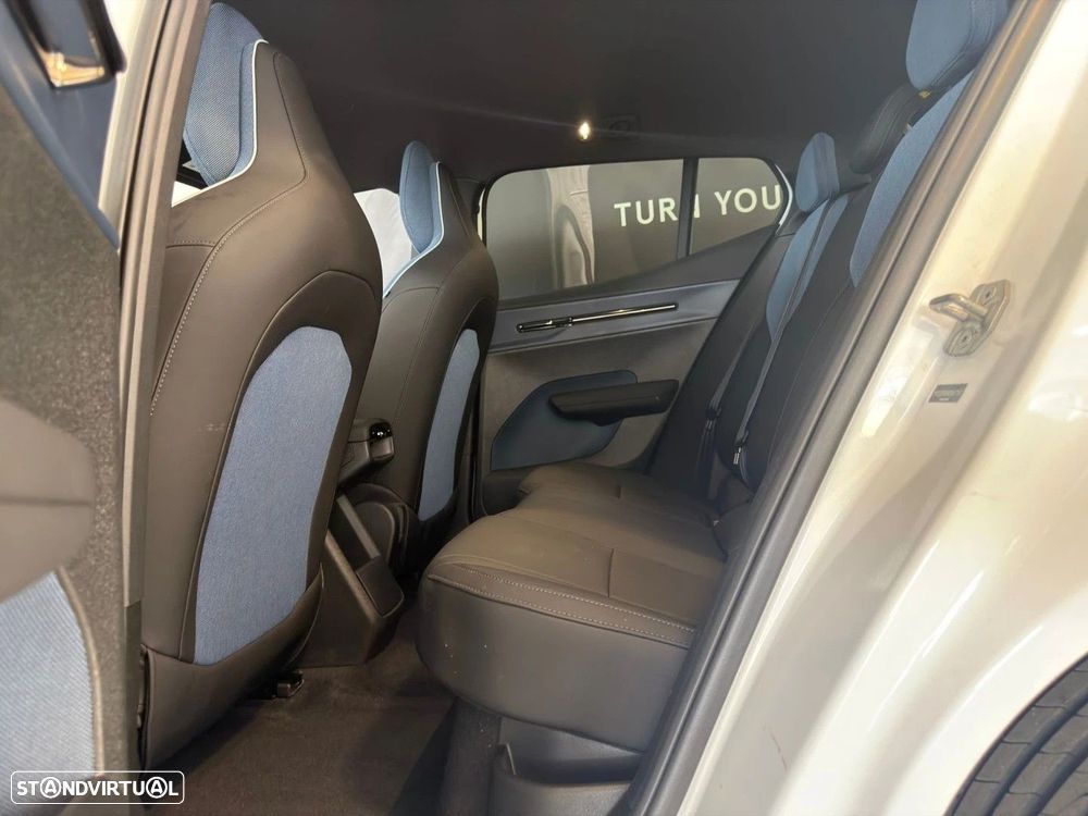 Volvo EX30 69 kWh Twin Motor Plus - 6