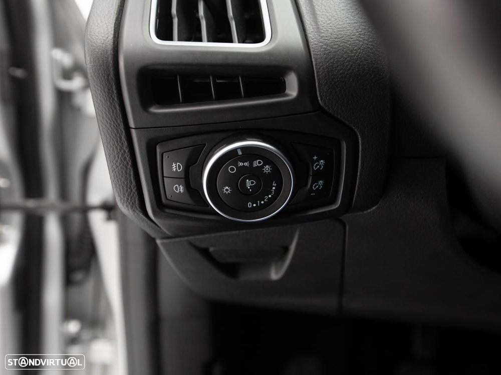 Ford Focus SW 1.5 TDCi Titanium - 15