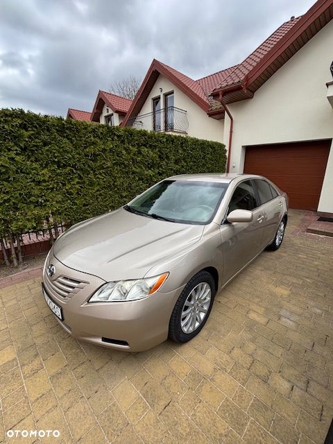 Toyota Camry - 11
