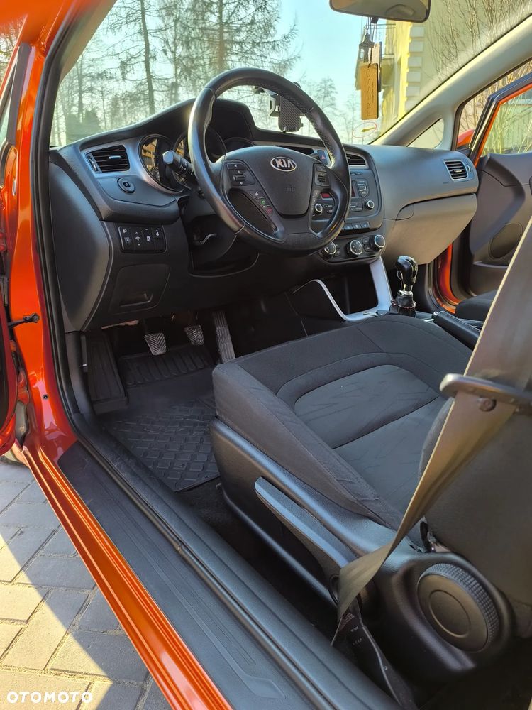 Kia Ceed - 16