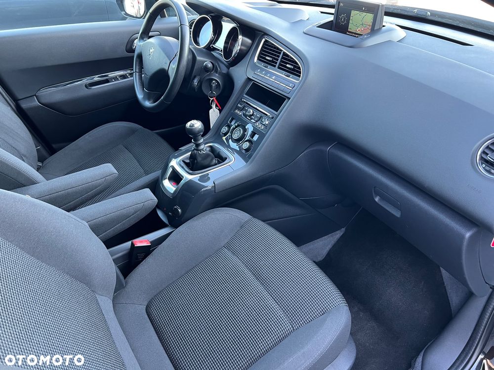 Peugeot 5008 1.2 PureTech Allure S&S - 26
