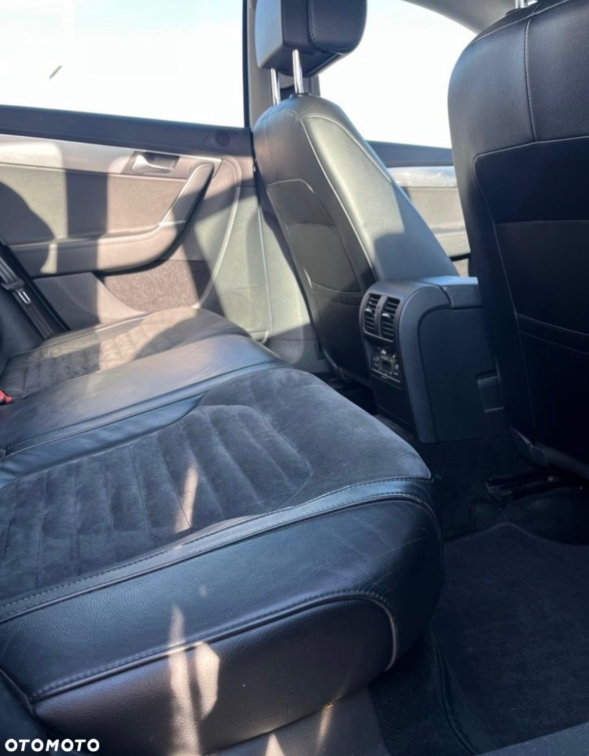 Volkswagen Passat 2.0 TDI Highline - 9