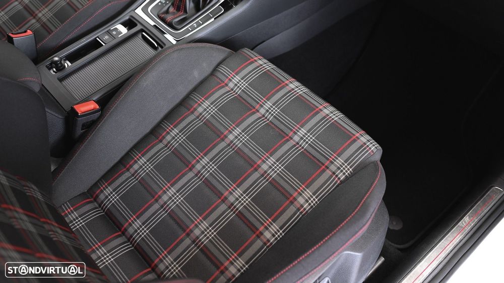 VW Golf 2.0 TSI GTI DSG Performance - 42