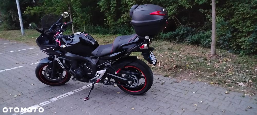 Yamaha FZ6 - 1