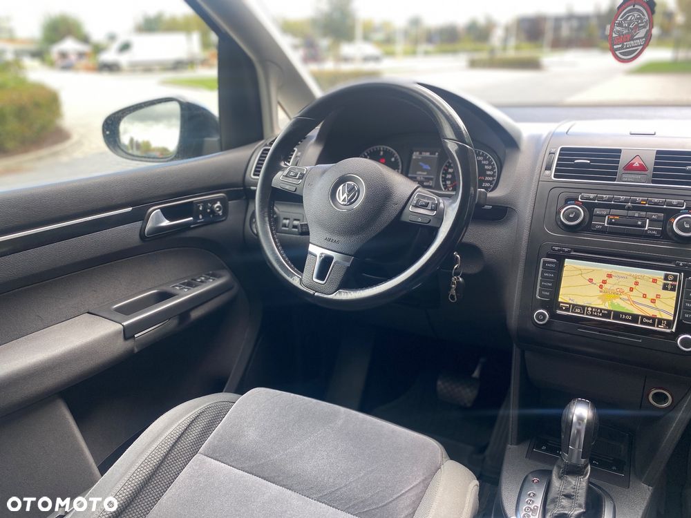 Volkswagen Touran - 25