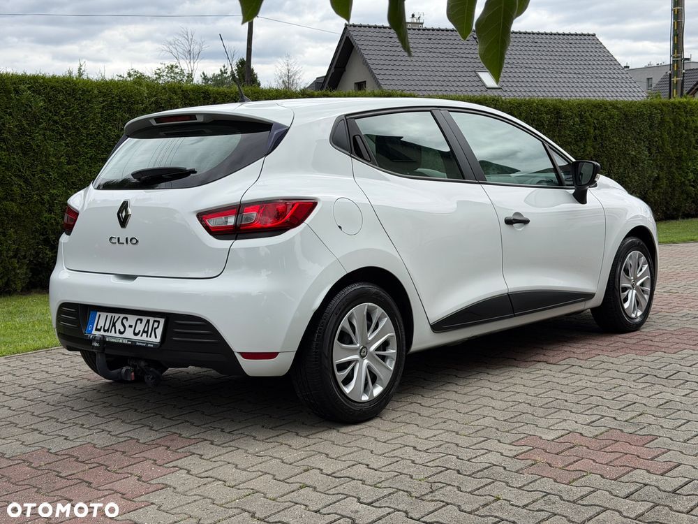 Renault Clio 1.2 16V 75 Limited - 8