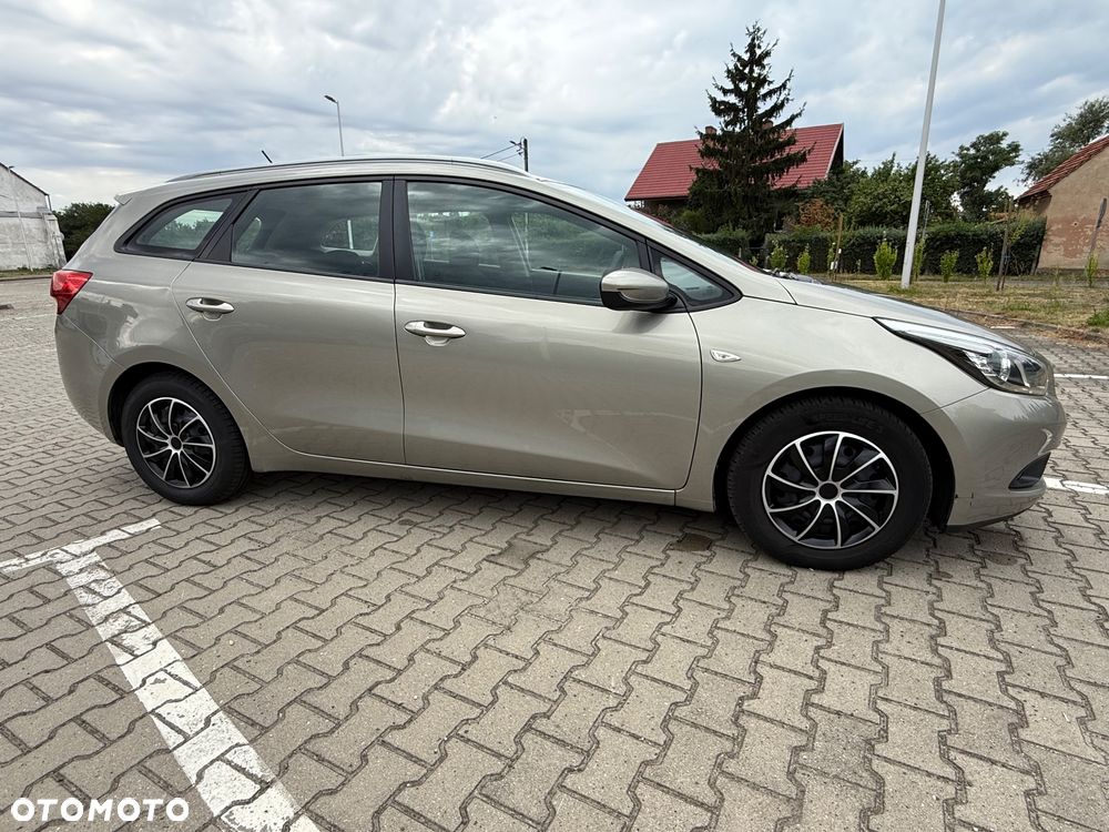 Kia Ceed 1.4 CVVT Dream Team Edition - 17