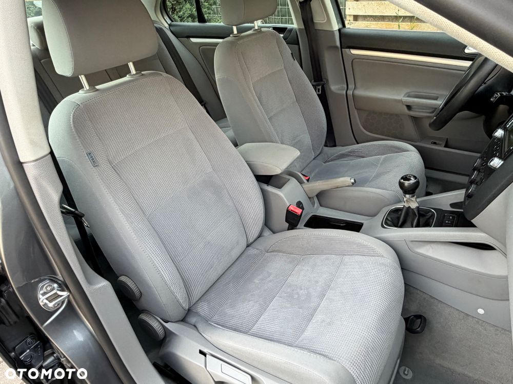 Volkswagen Jetta 1.6 Comfortline - 37