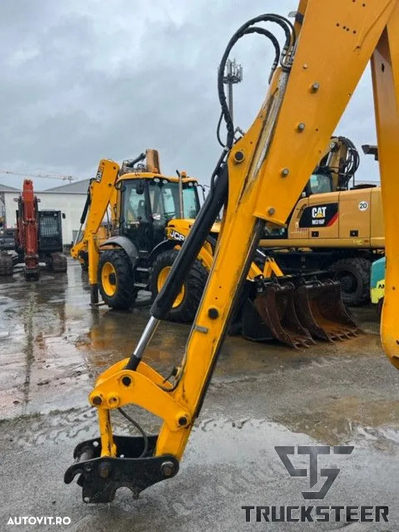JCB 4CX - 7