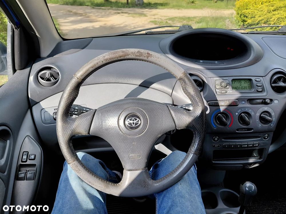 Toyota Yaris 1.3 Luna - 17