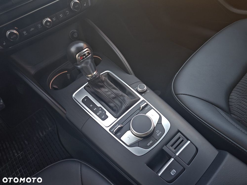 Audi A3 Sportback 2.0 TDI S tronic - 16