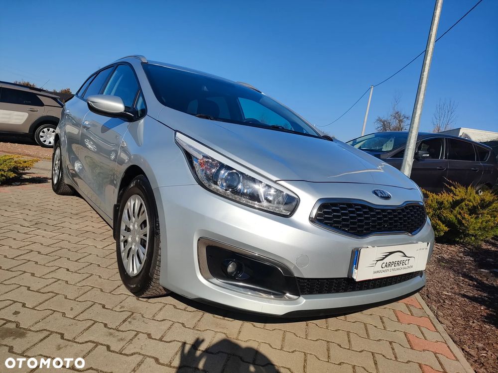 Kia Ceed - 8