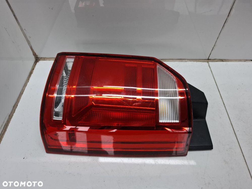 LAMPA TYLNA TYŁ PRAWA VW T6 TRANSPORTER ŁADNA - 3