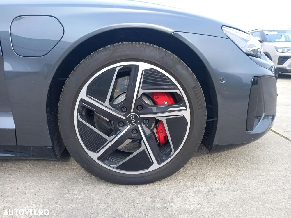 Audi e-tron - 18