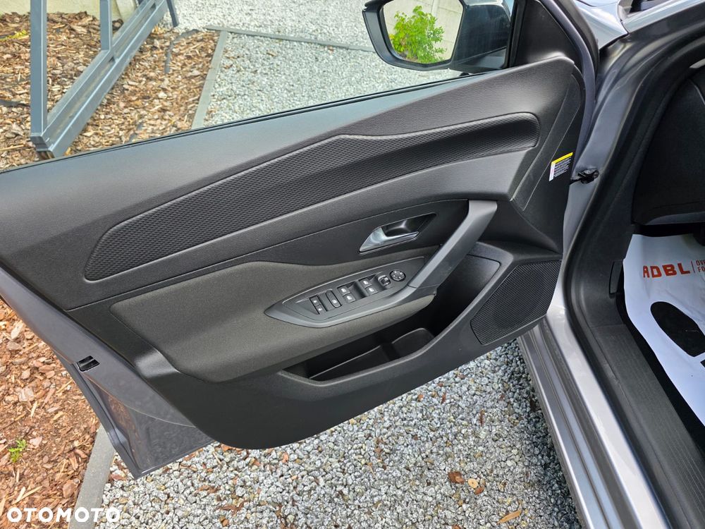 Peugeot 308 - 8