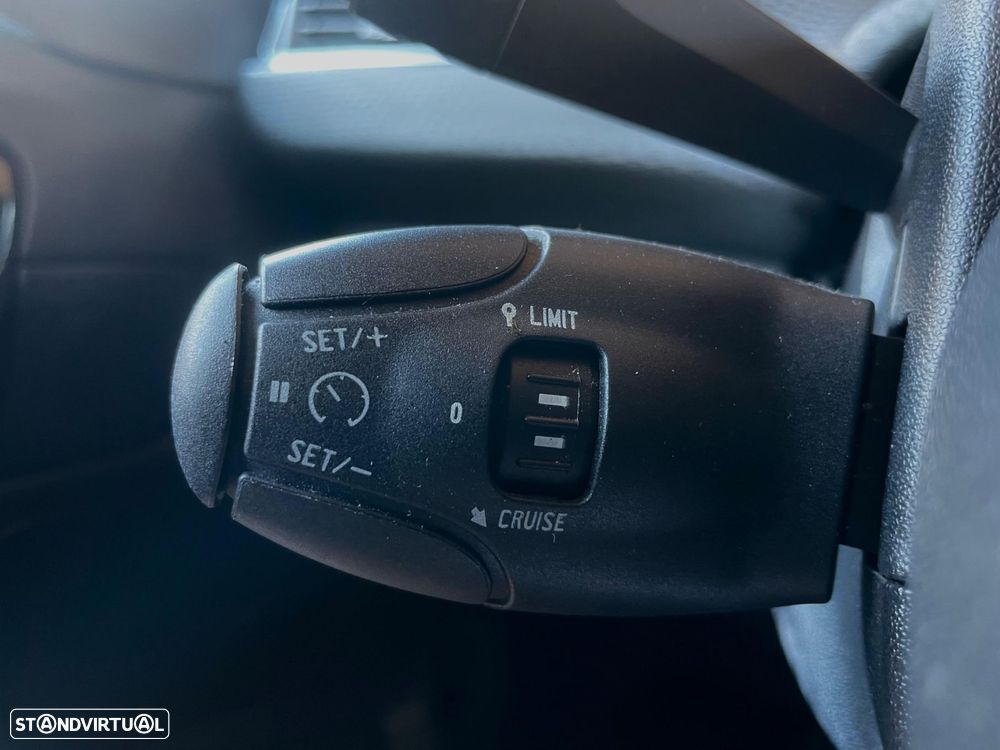 Peugeot 208 PureTech 82 Start & Stop Allure - 19