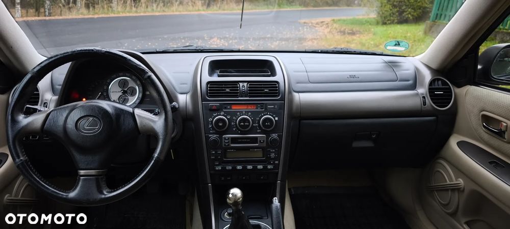 Lexus IS 200 Prestige - 31