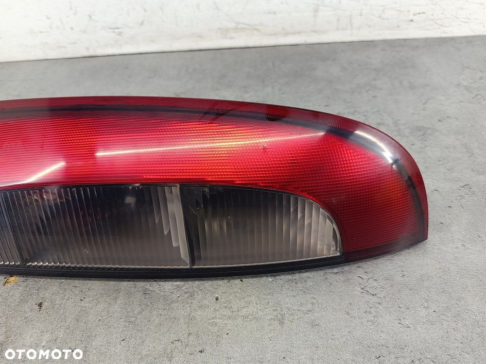 LAMPA TYLNA PRAWA OPEL CORSA C 09114337 89302181  VALEO HATCHBACK - 5