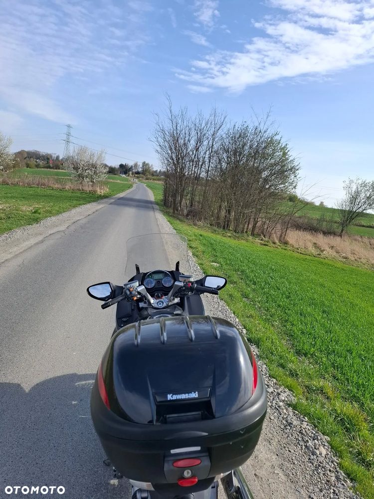 Kawasaki GTR - 4