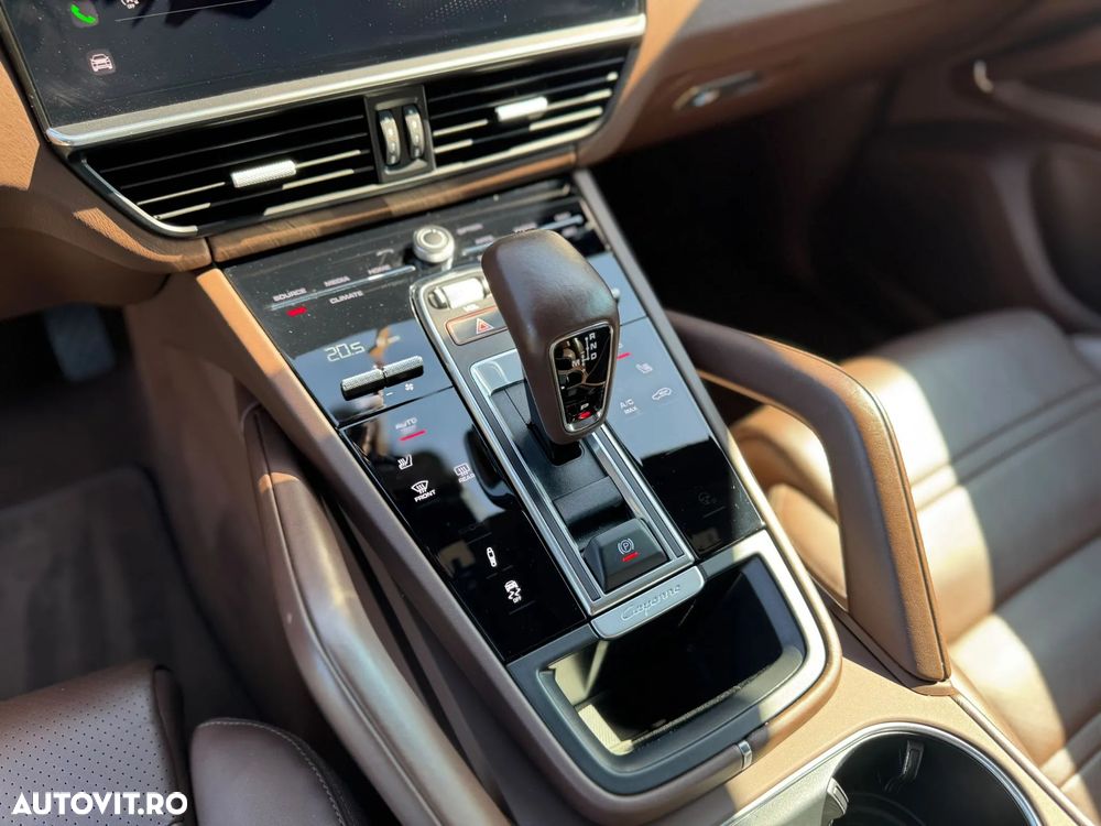 Porsche Cayenne - 20