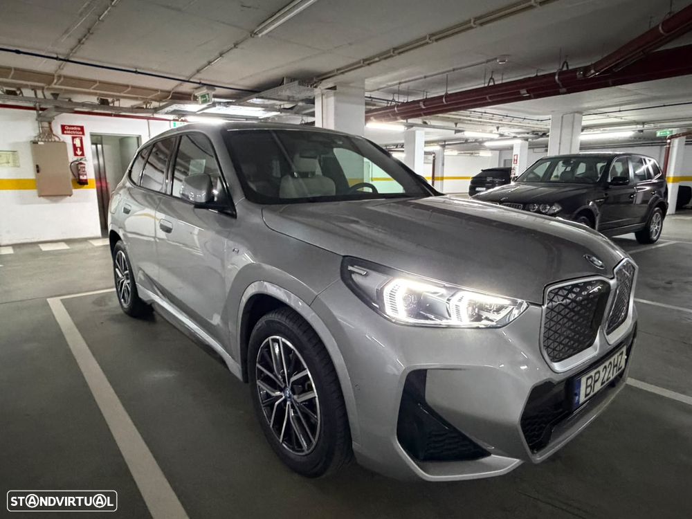 BMW iX1 eDrive20 Pack Desportivo M - 1