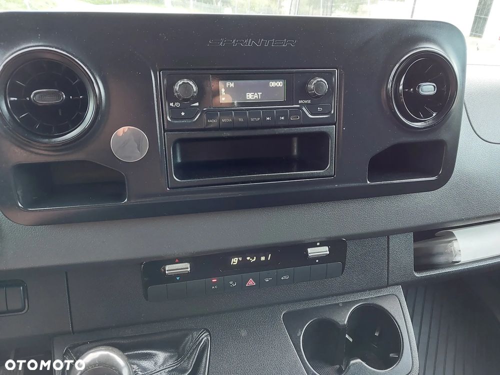 Mercedes-Benz Sprinter - 10