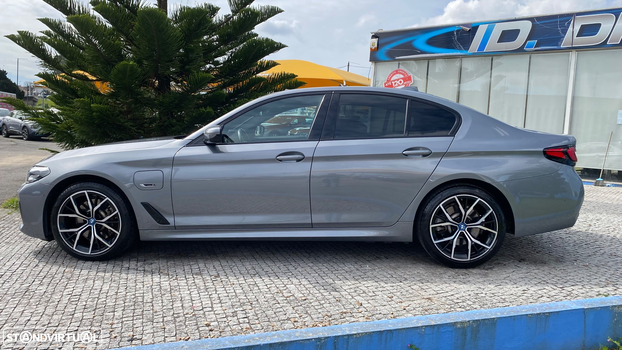 BMW 530 e Pack M - 13