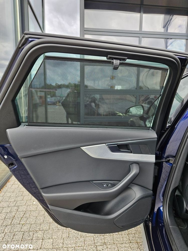 Audi A4 Allroad - 32