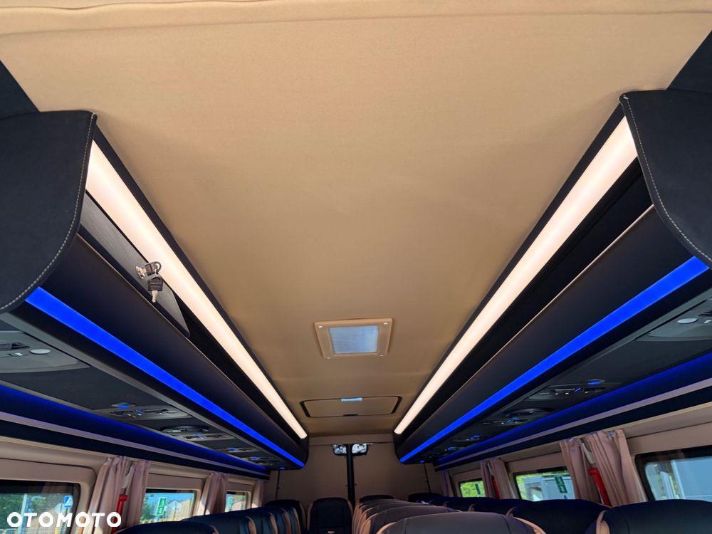Mercedes-Benz Sprinter 519 - 21
