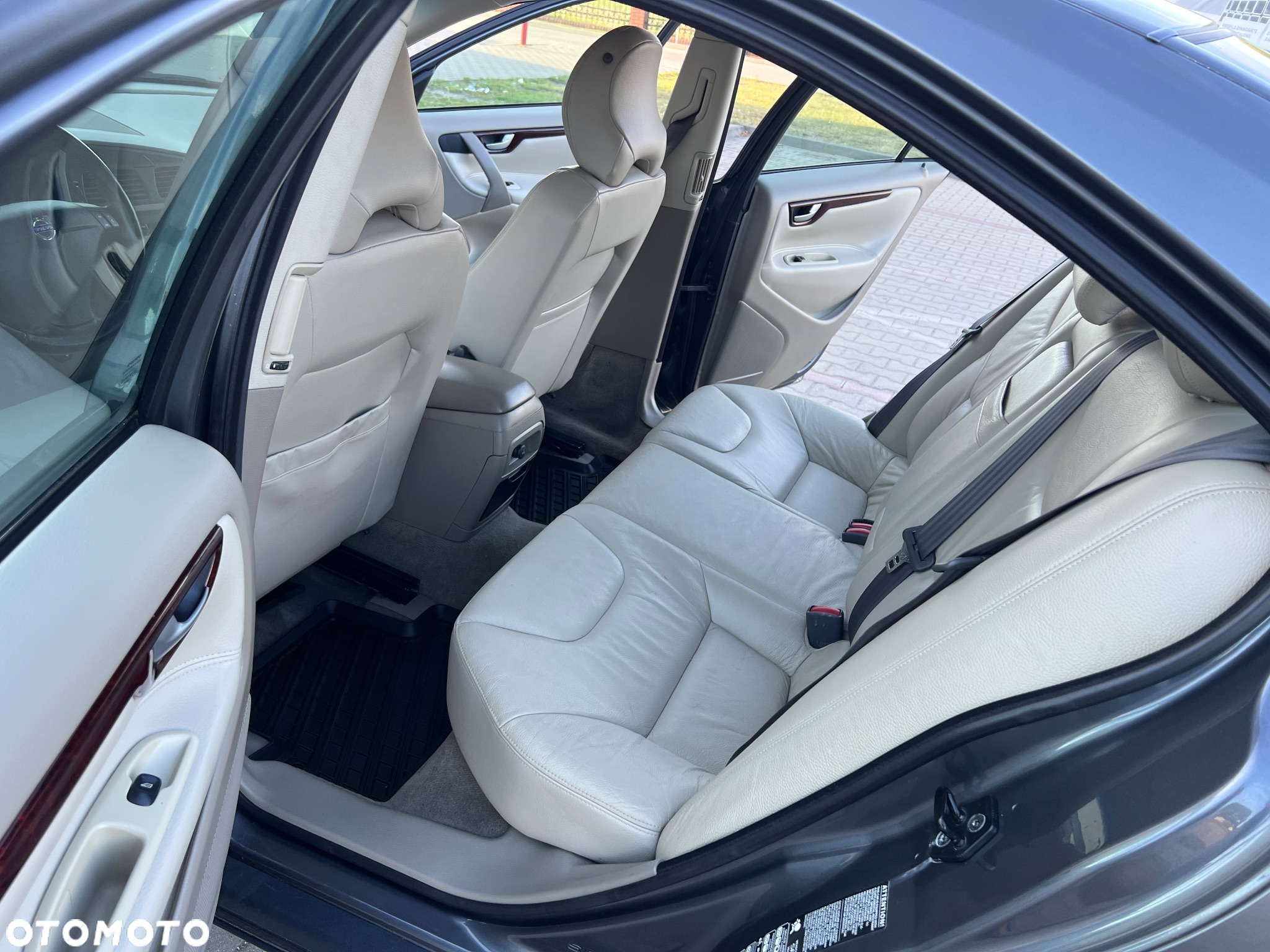 Volvo S60 2.4D - 25
