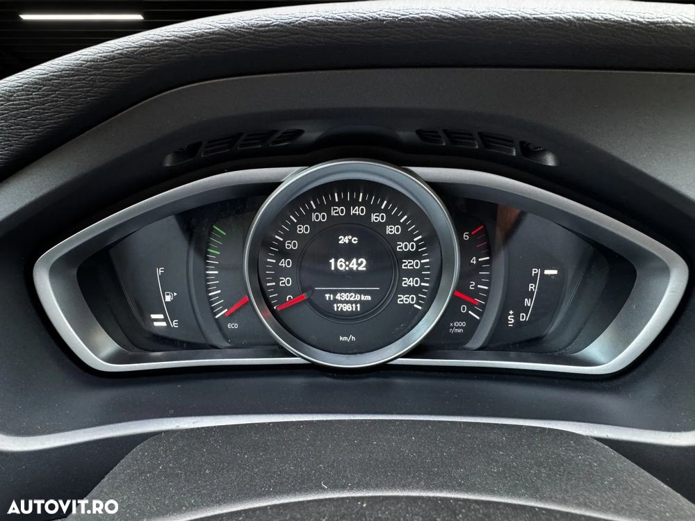 Volvo V40 D2 Powershift Momentum - 11