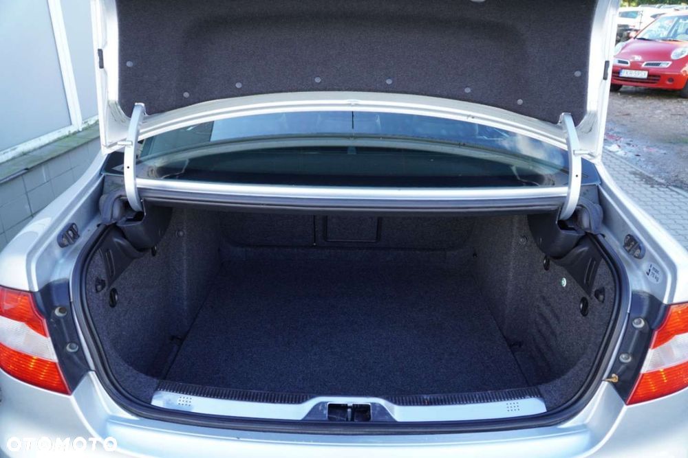 Skoda Superb 2.0 TDI DSG Exclusive - 19