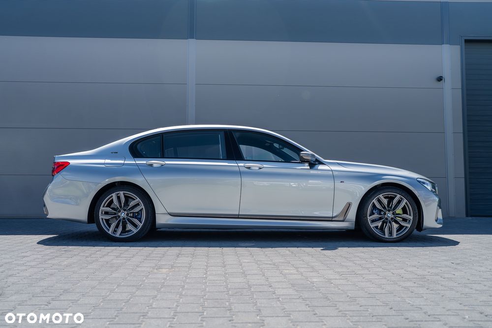 BMW Seria 7 M760Li xDrive - 13