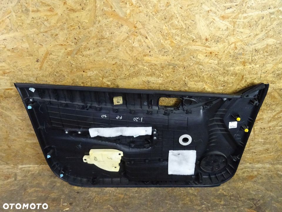 BOCZKI DRZWI PRAWY PRZÓD HYUNDAI I20 08-12 1.2 - 4